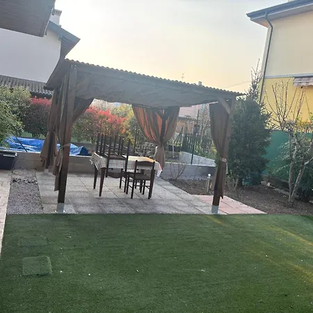 Laas Gardaland Apartman Cavalcaselle